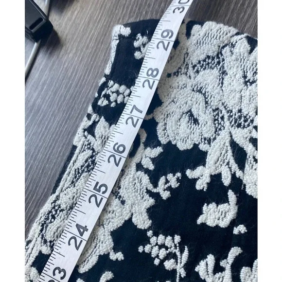 7 for all Mankind Black & White Floral Stretch Jean Leggings - Picture 10 of 13